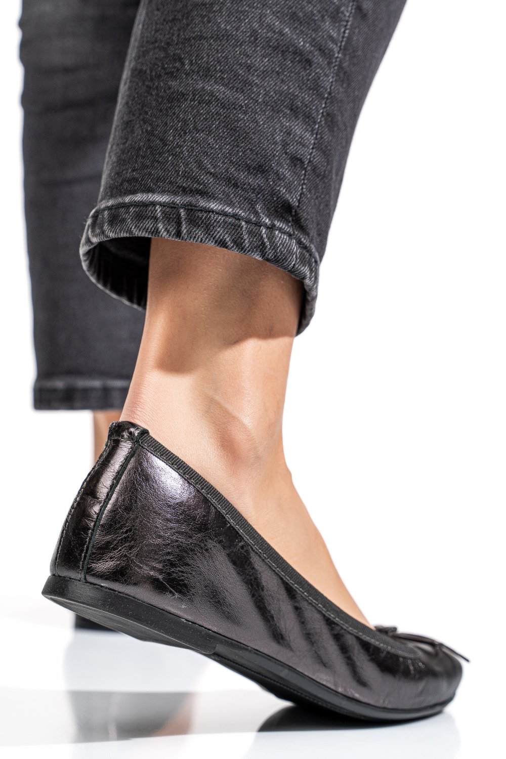 Fekete természetes bőr  2s7h045ven