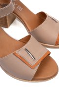 Bézs természetes bőr szandál 0s7h56
