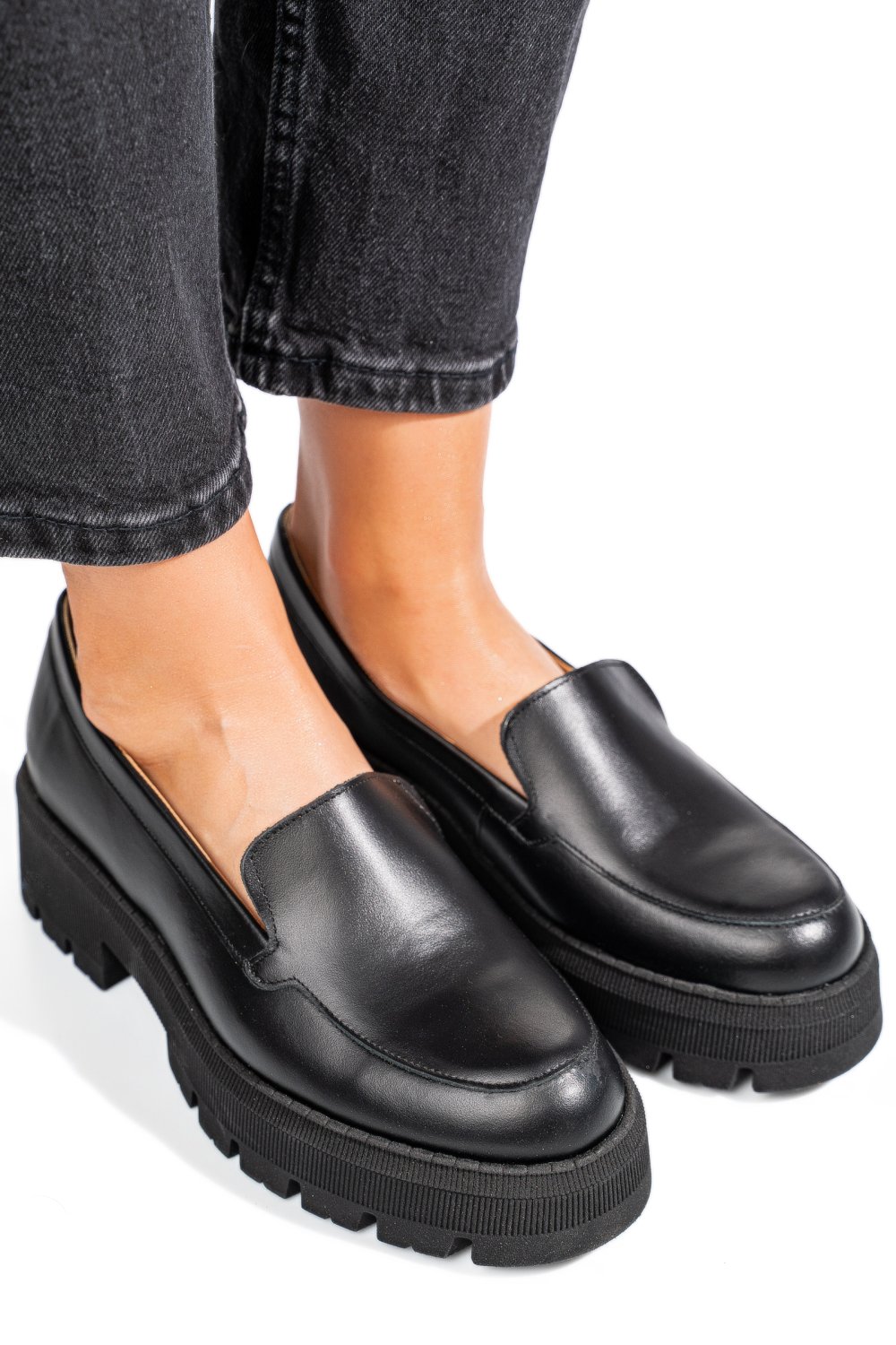 Fekete természetes bőr  2s7h24