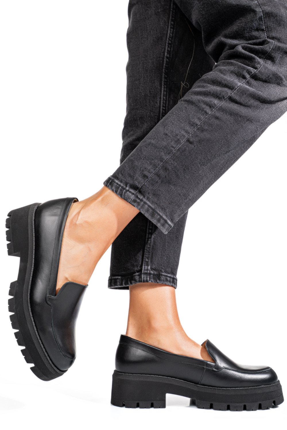 Fekete természetes bőr  2s7h24