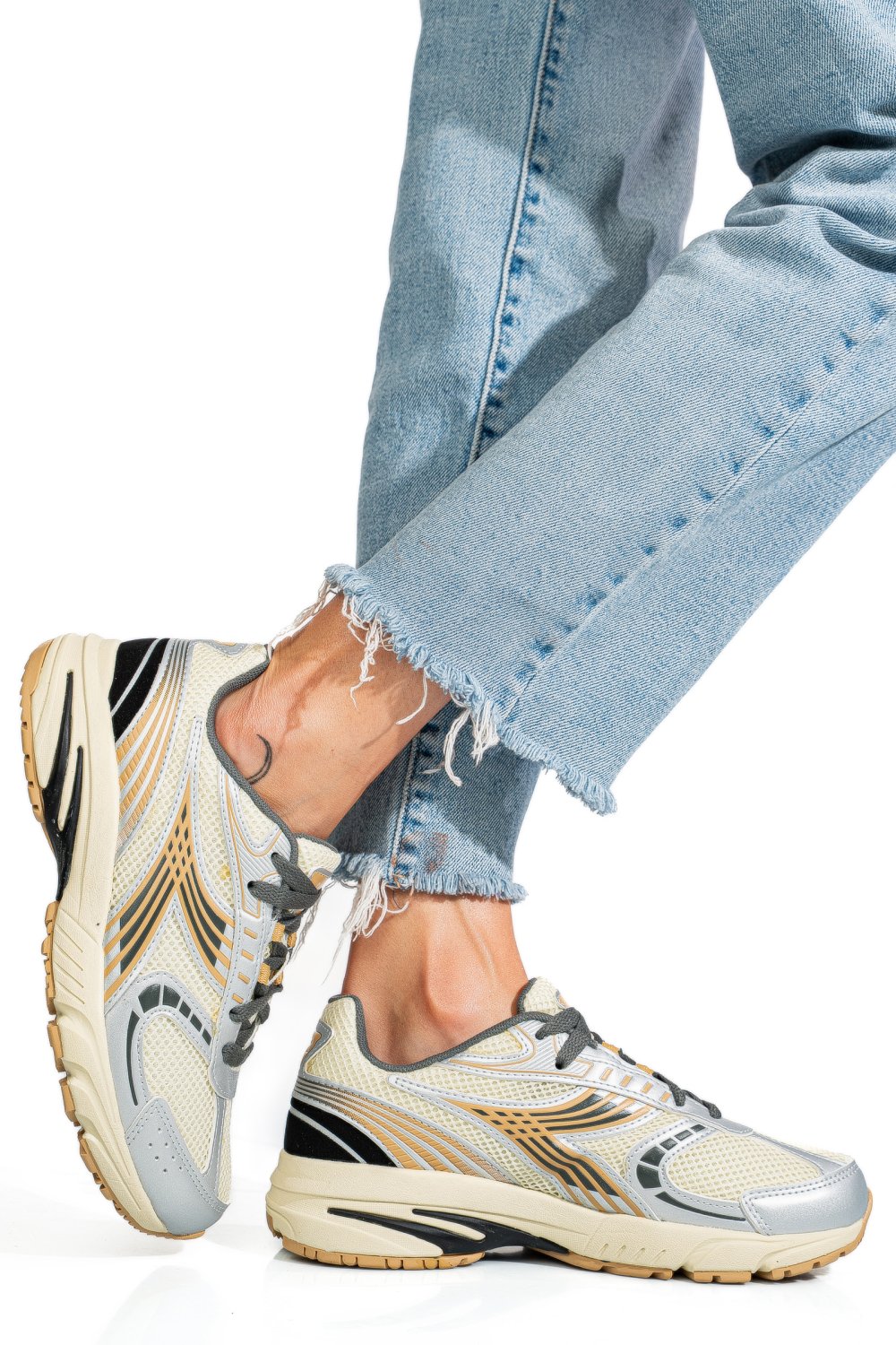 Szürke  5s7h01.180418