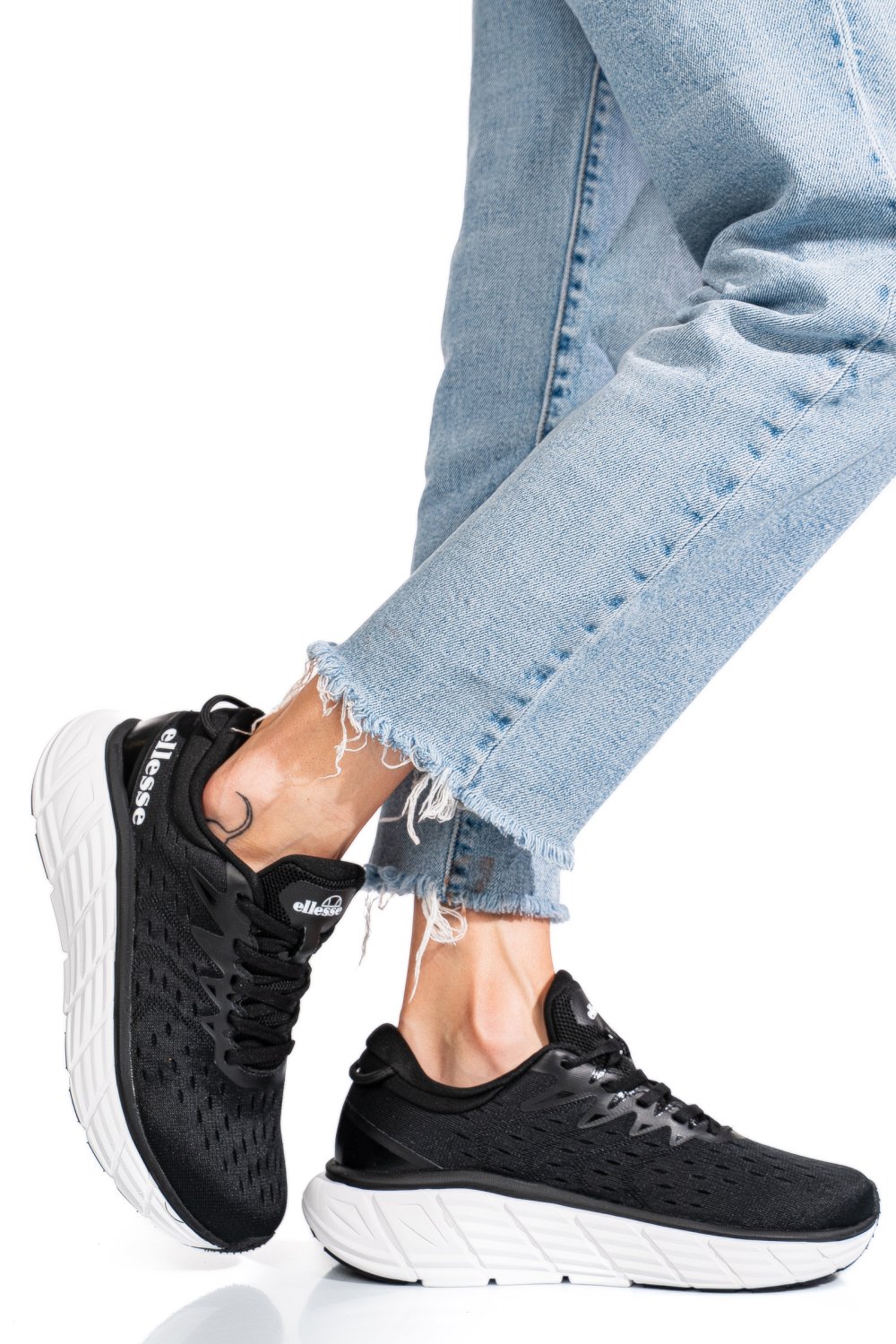 Fekete  es7hl42w62459