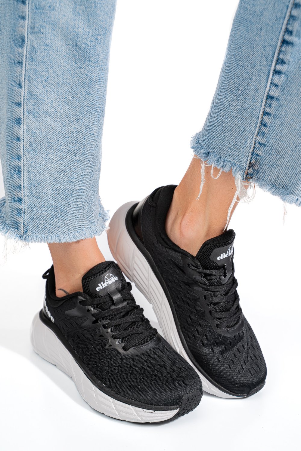 Fekete  es7hl42w62459