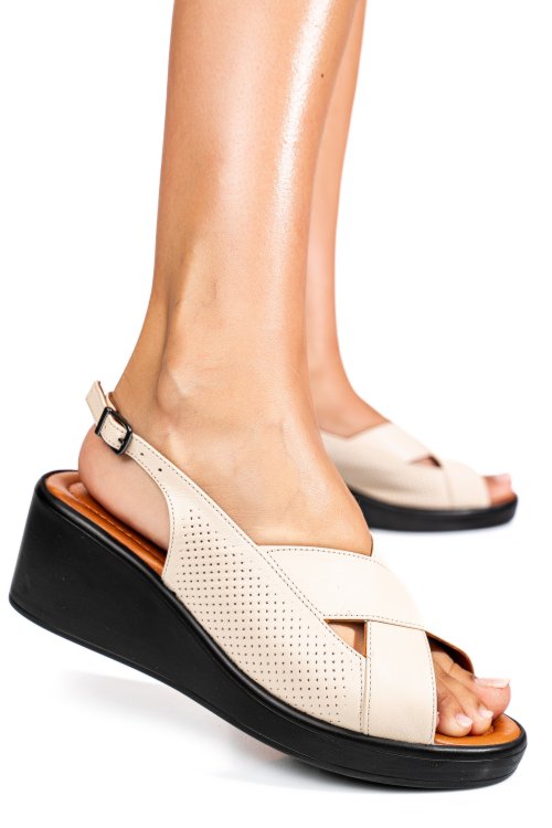 Bézs természetes bőr szandál 7s7h40