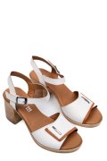 Fehér természetes bőr szandál 0s7h56