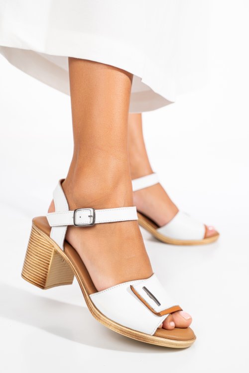 Fehér természetes bőr szandál 0s7h56