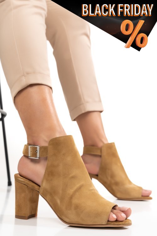 Barna természetes bőr szandál 9s7h06