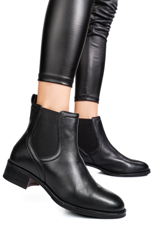 Fekete természetes bőr bakancs 5s7h3130150