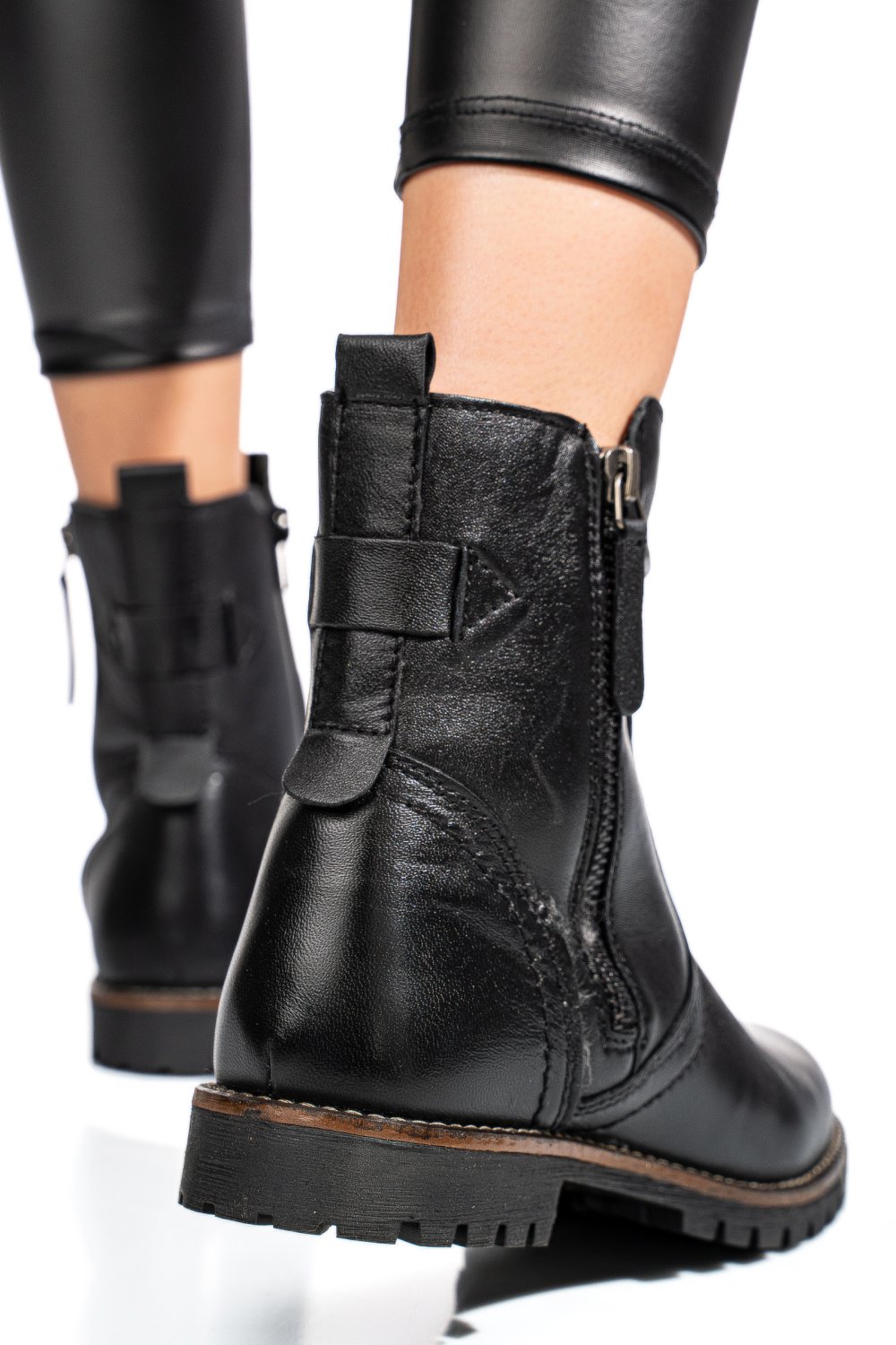 Fekete természetes bőr bakancs 5s7h3130143