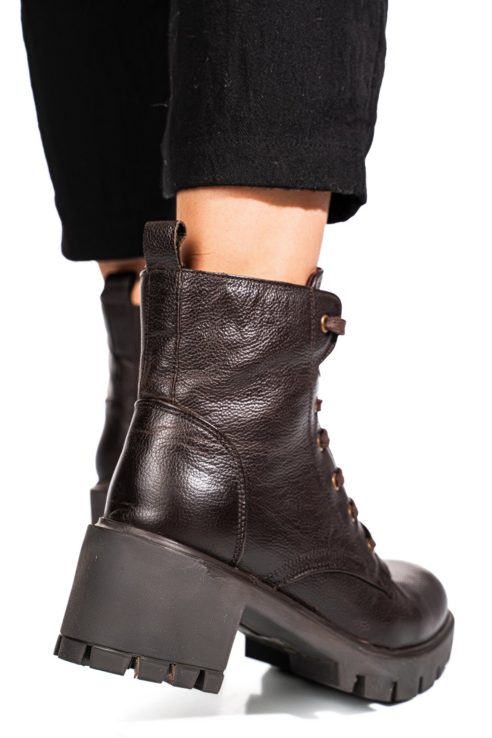 Barna természetes bőr bakancs 1s7h0800