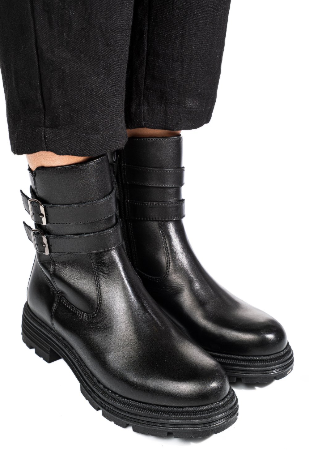 Fekete természetes bőr bakancs vs7hb25-4204