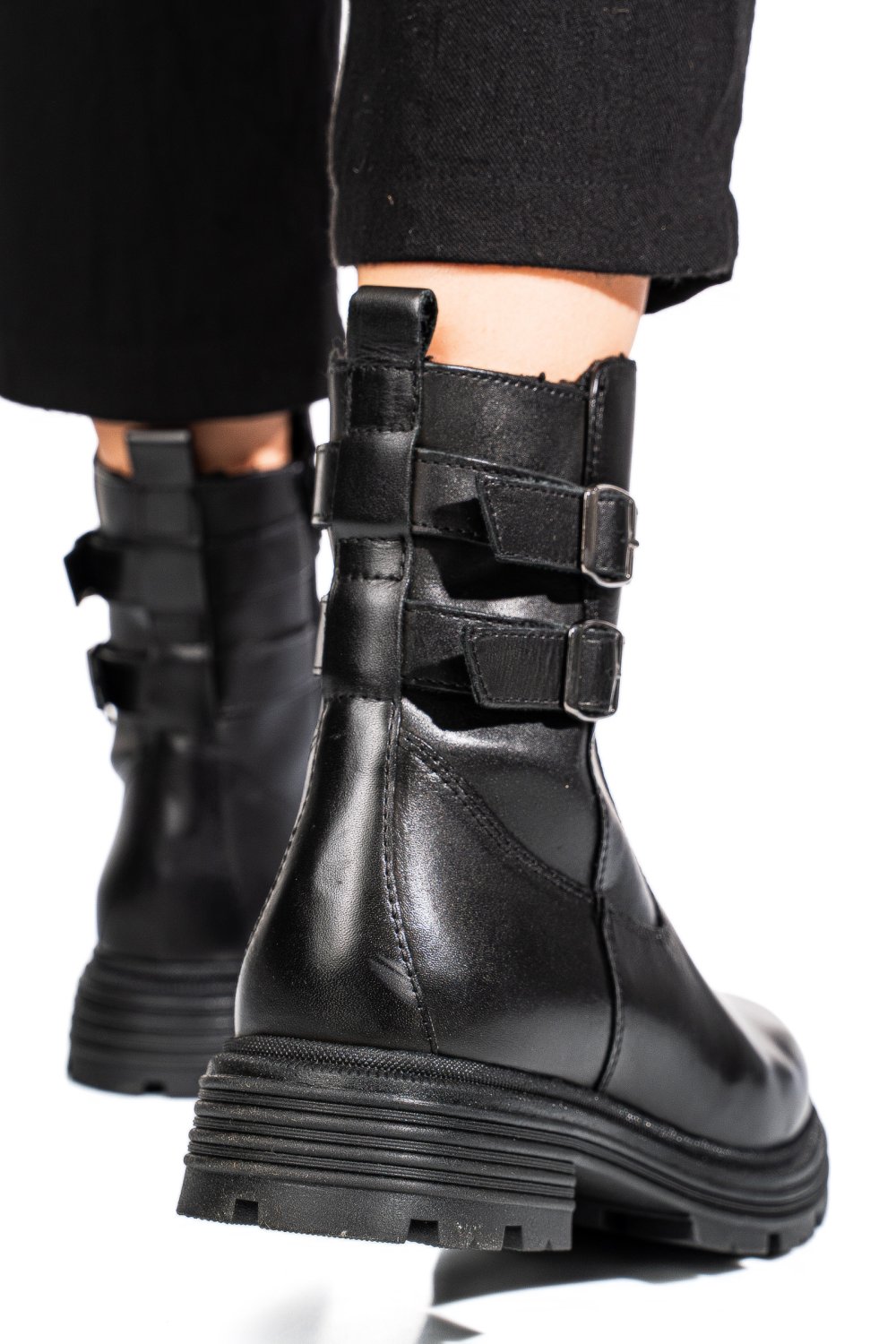 Fekete természetes bőr bakancs vs7hb25-4204