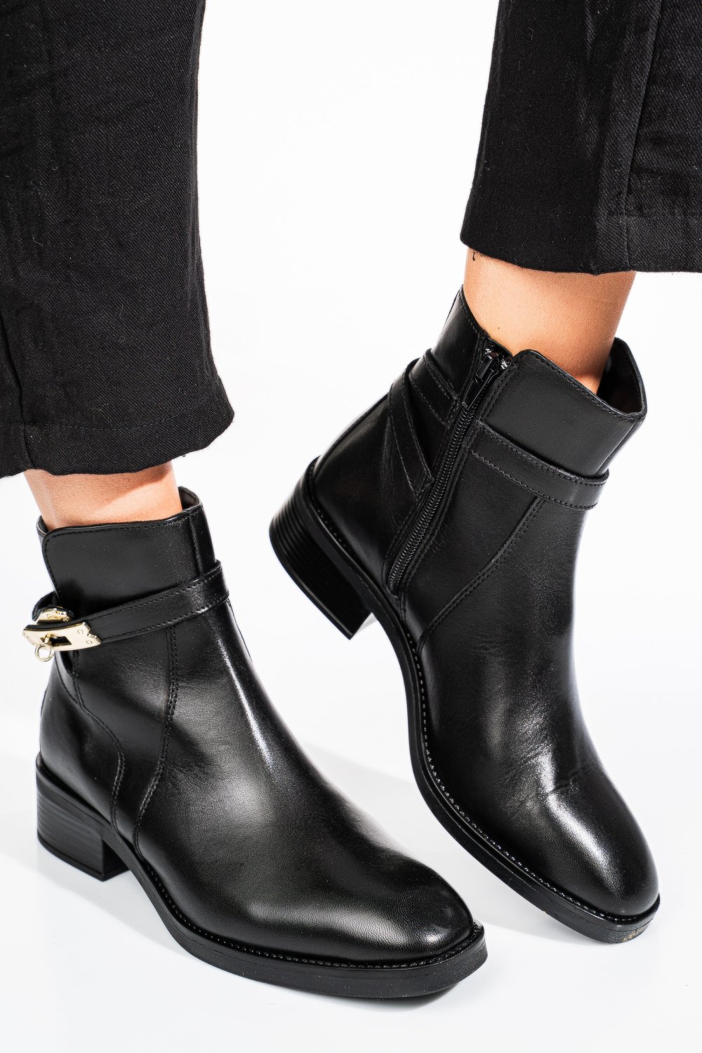 Fekete természetes bőr bakancs vs7hb22-4207