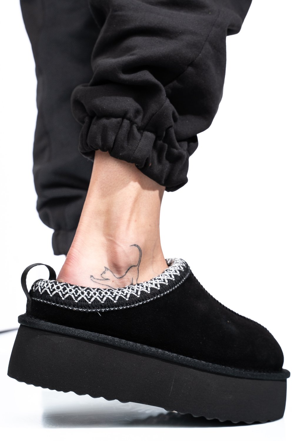 Fekete fordított bőr csizma 1s7h253