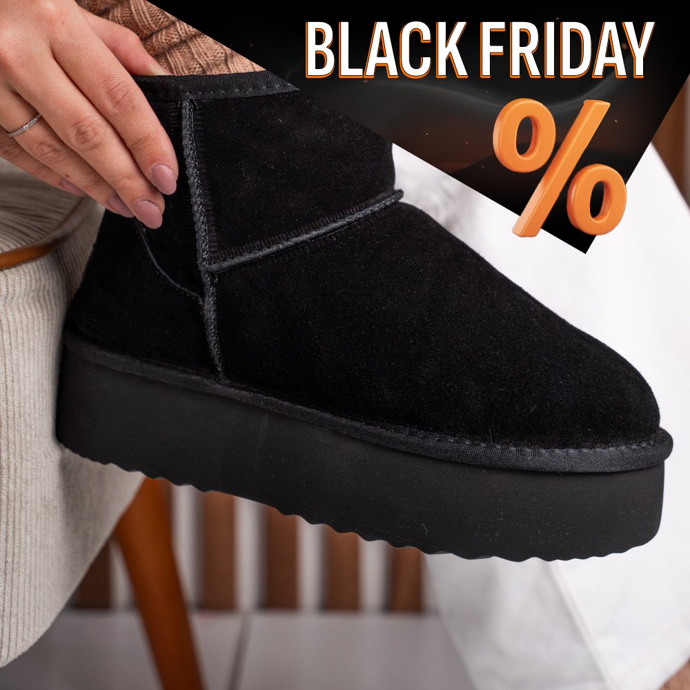 Lapos sarkú női csizma