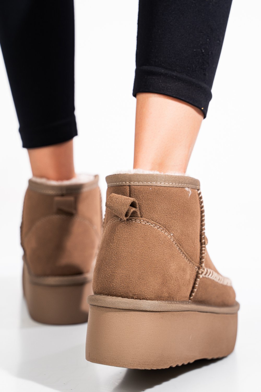 Bézs fordított bőr csizma 1s7h262