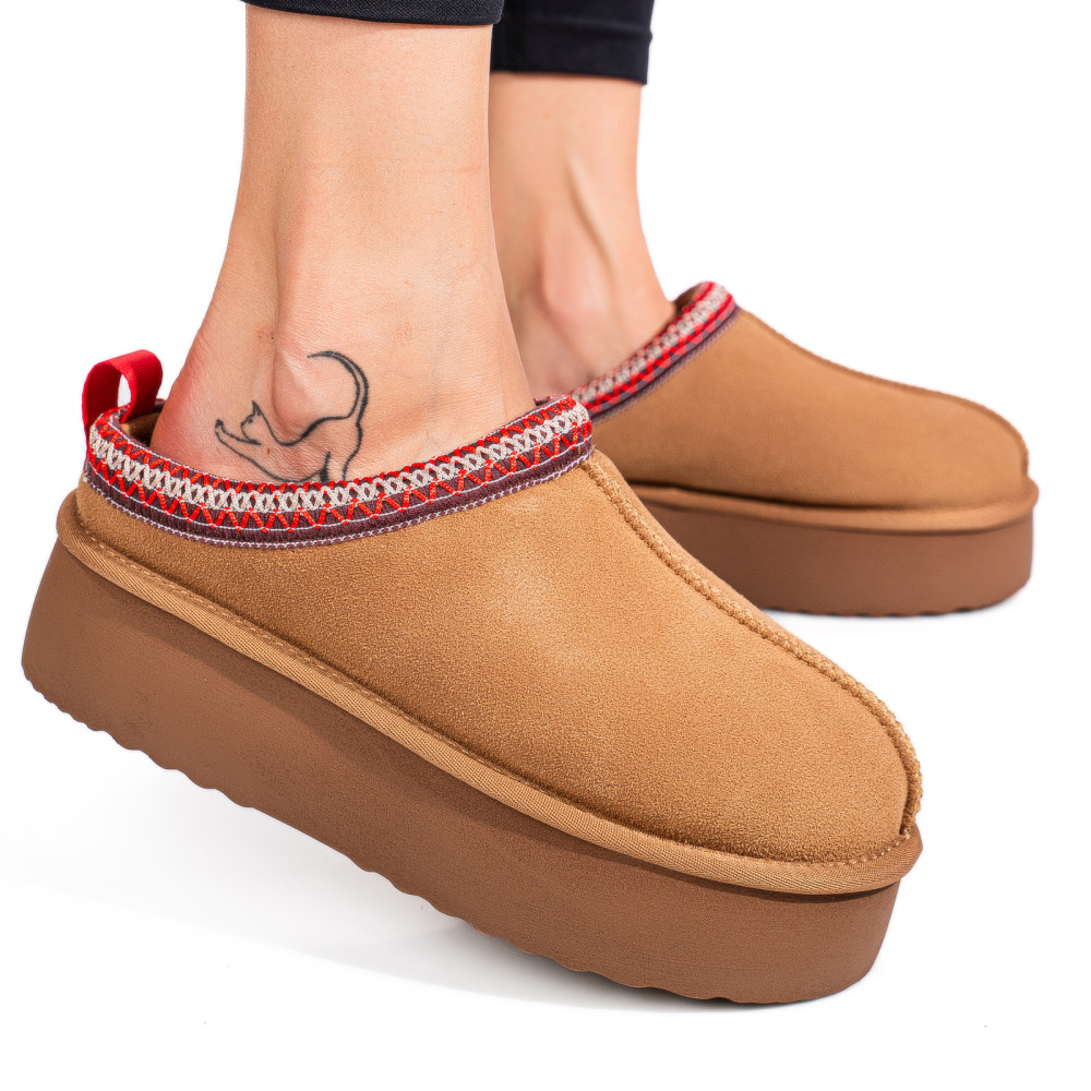 Vékony sarkú női csizma