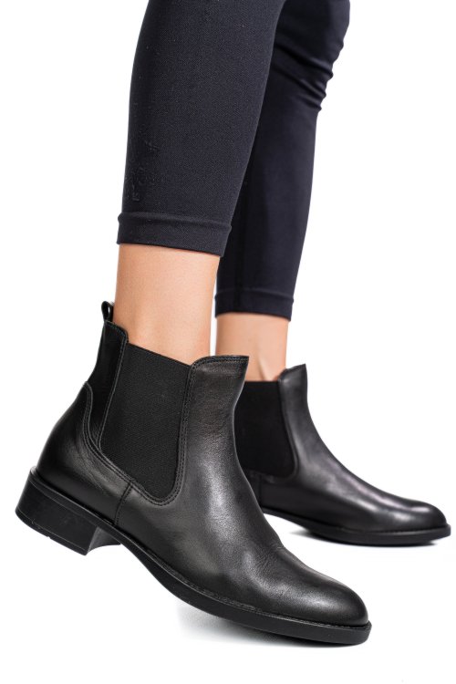 Fekete természetes bőr bakancs 5s7h0130295