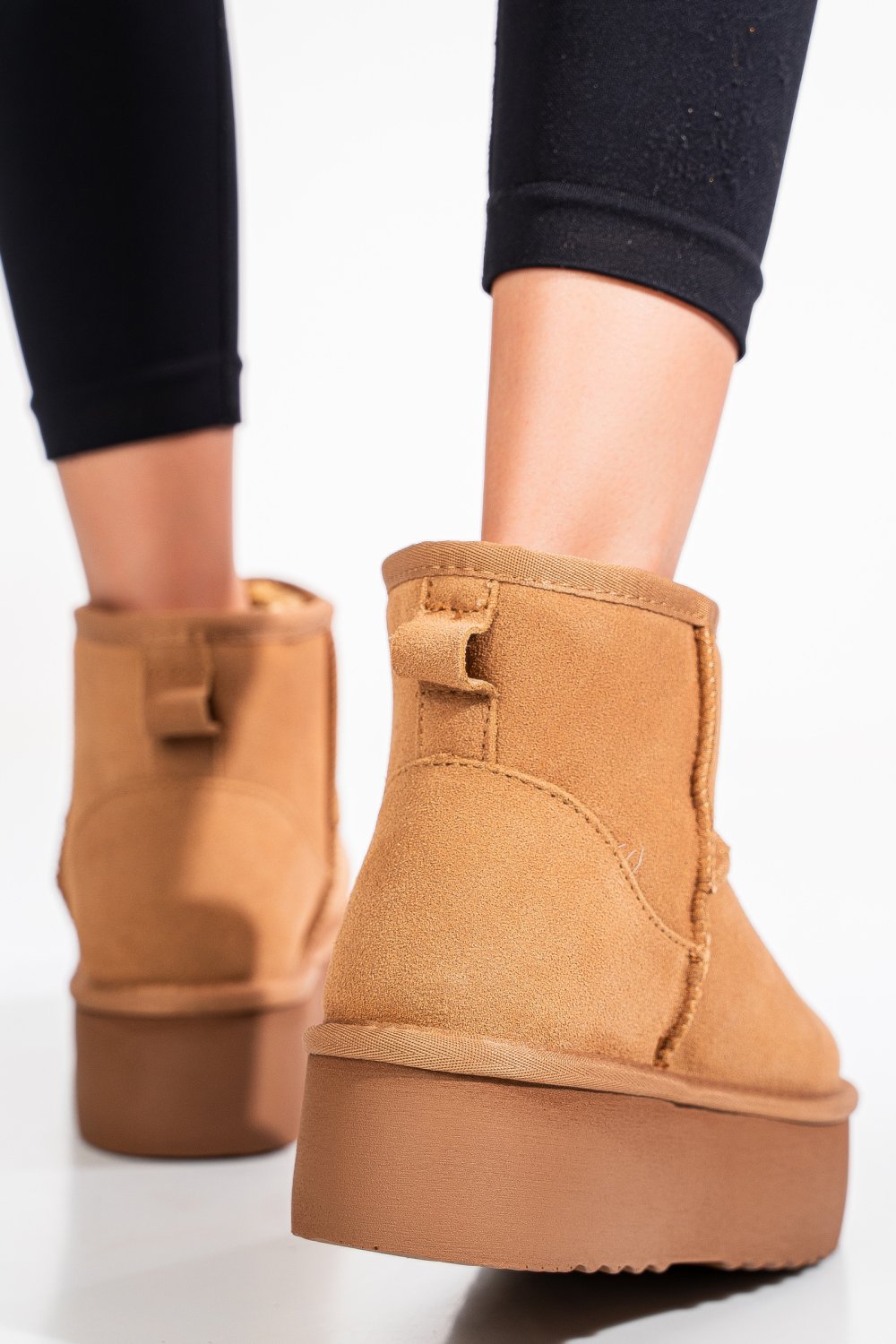 Barna fordított bőr csizma 1s7h251