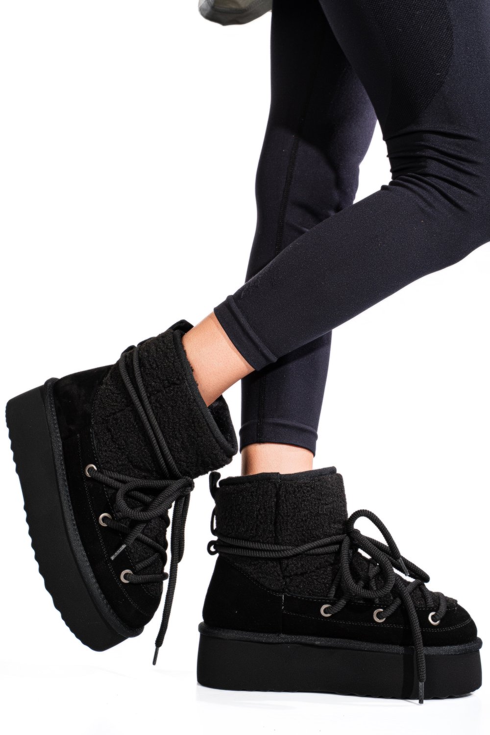 Fekete fordított bőr csizma 1s7h265