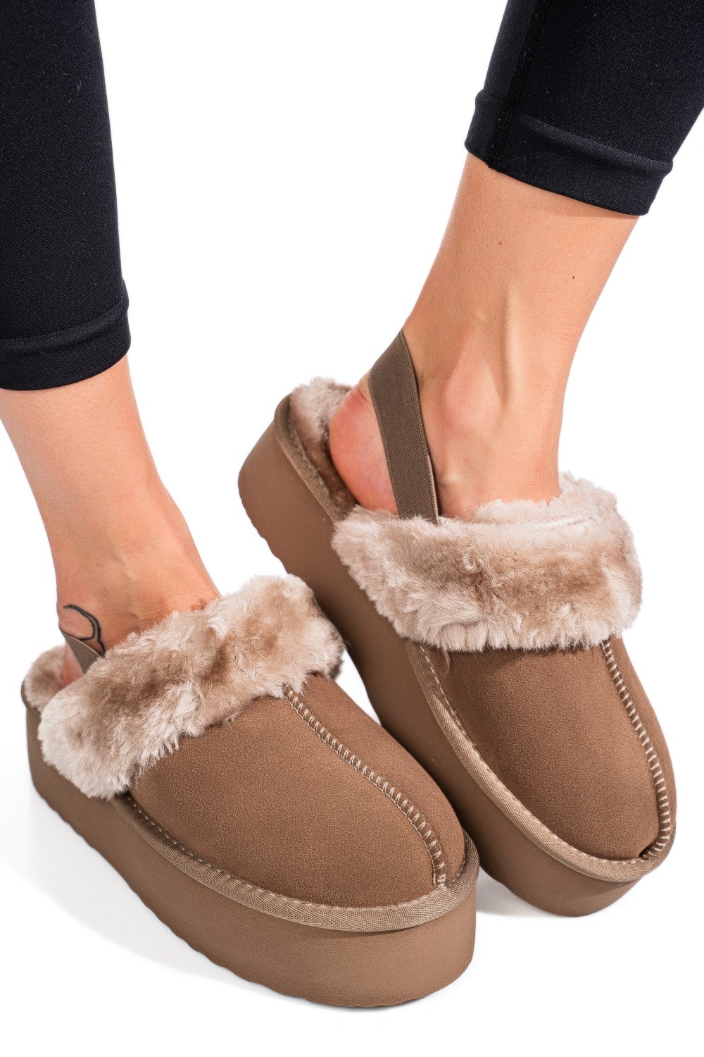 Bézs fordított bőr papucs 1s7h255