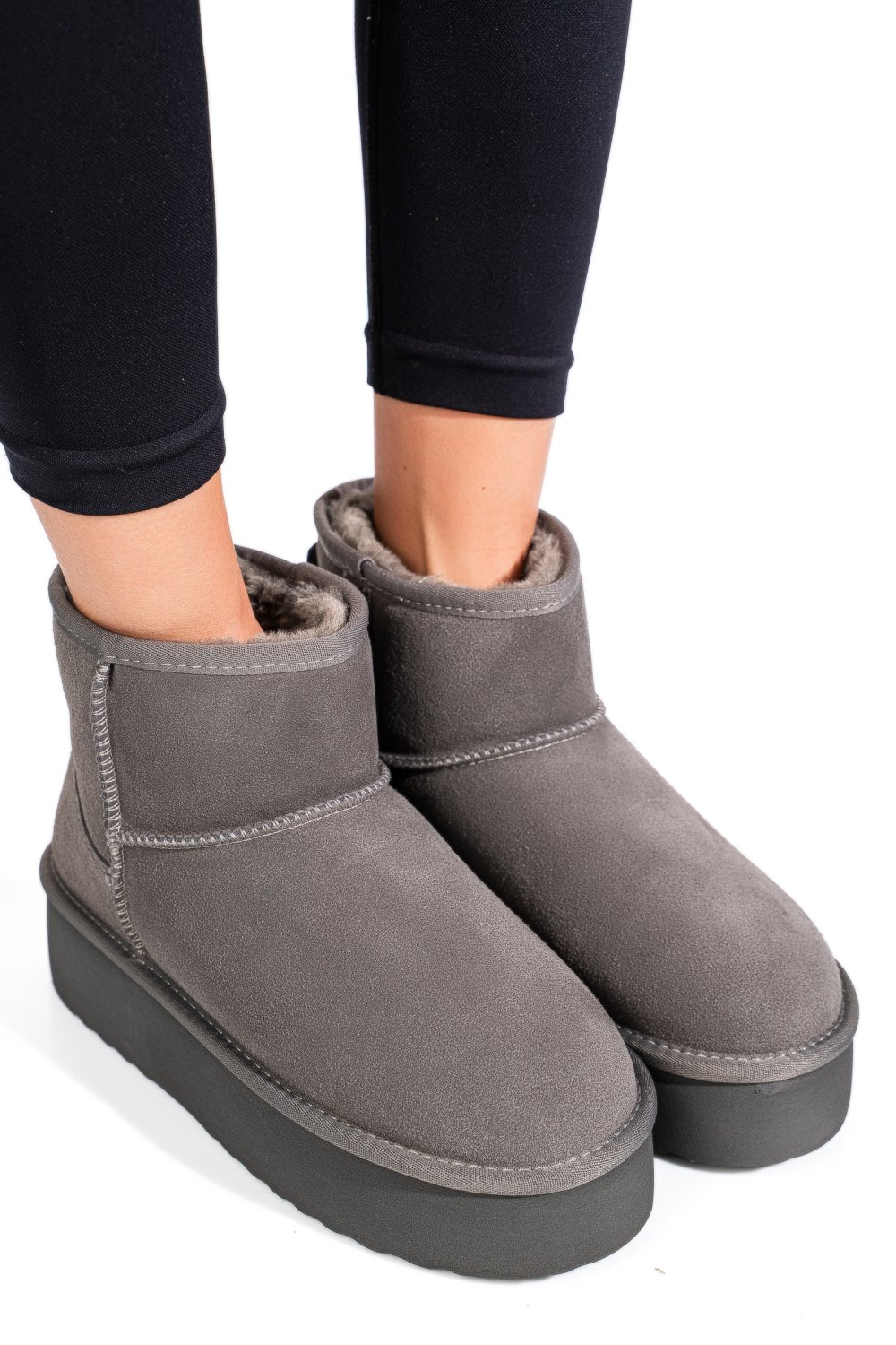 Szürke fordított bőr csizma 1s7h251