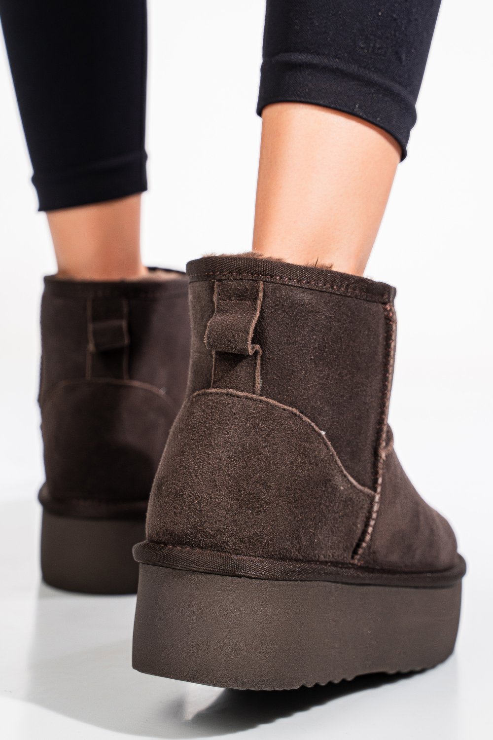 Barna fordított bőr csizma 1s7h251