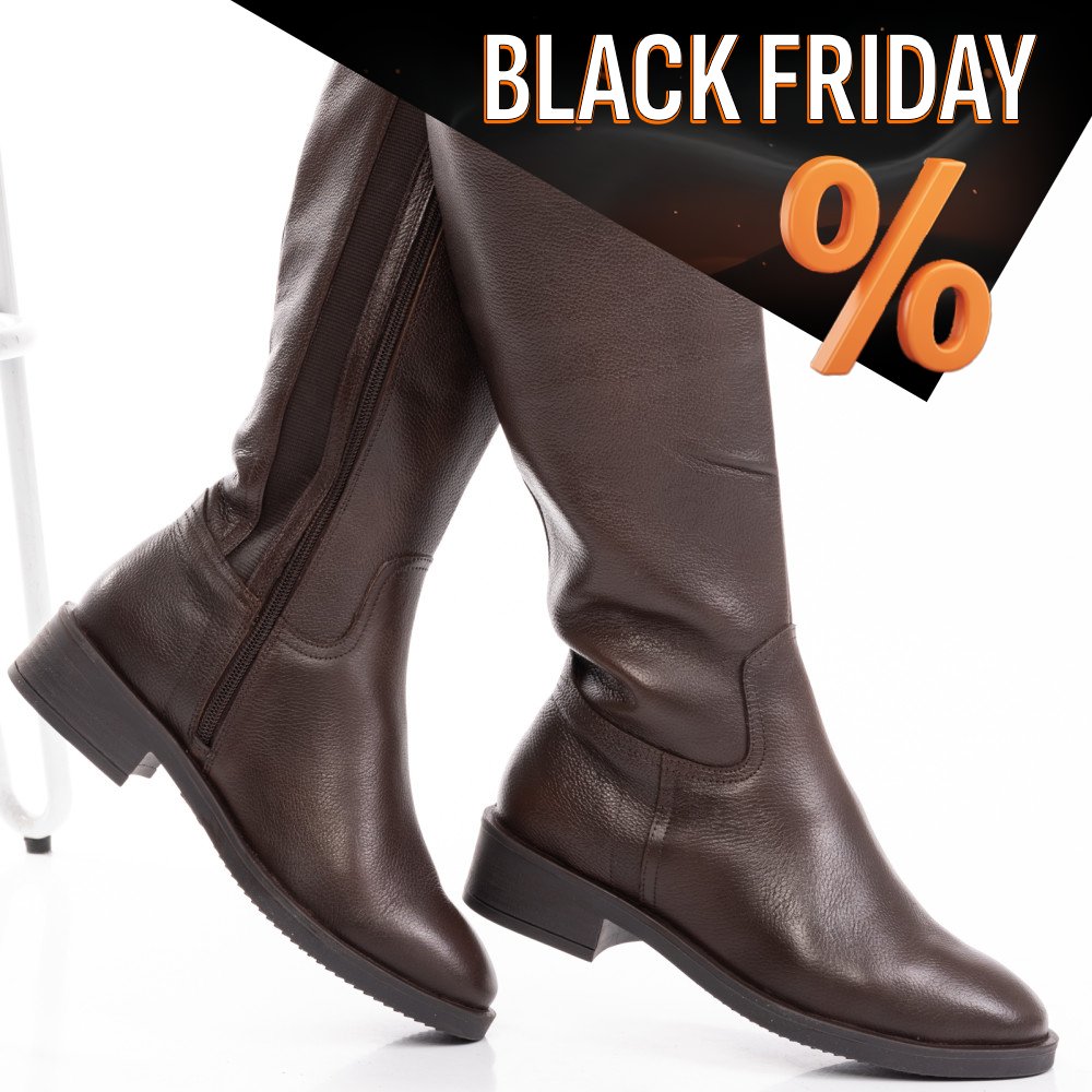 Lapos sarkú női csizma