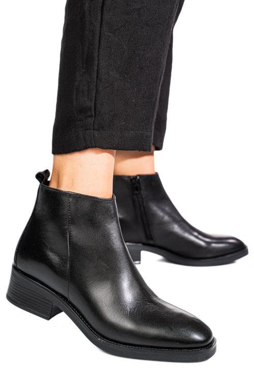 Fekete természetes bőr bakancs vs7hb22-4204