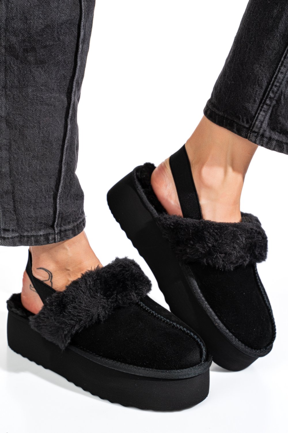 Fekete fordított bőr papucs 1s7h255