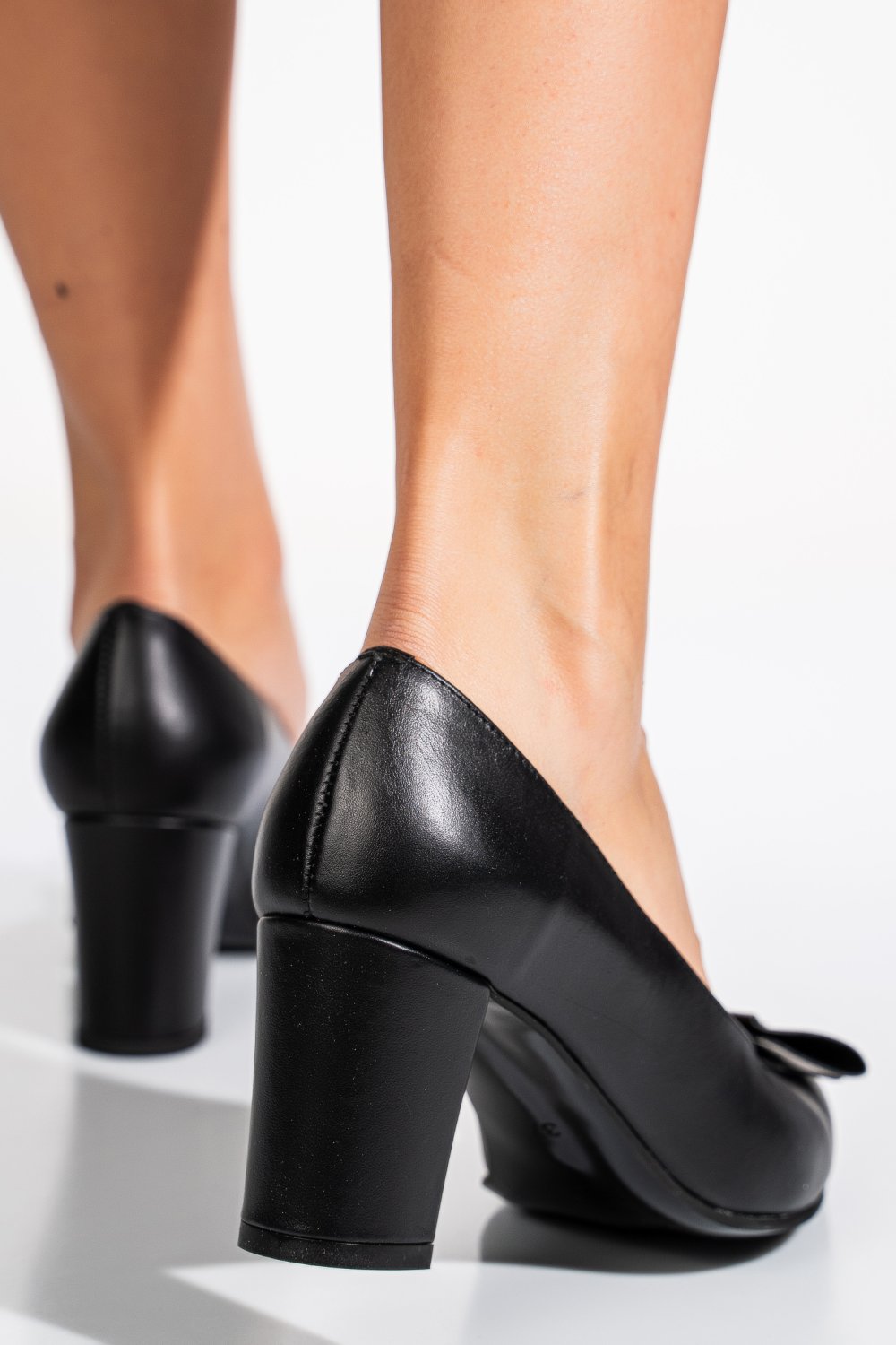 Fekete természetes bőr magassarkú cipők 5s7h010