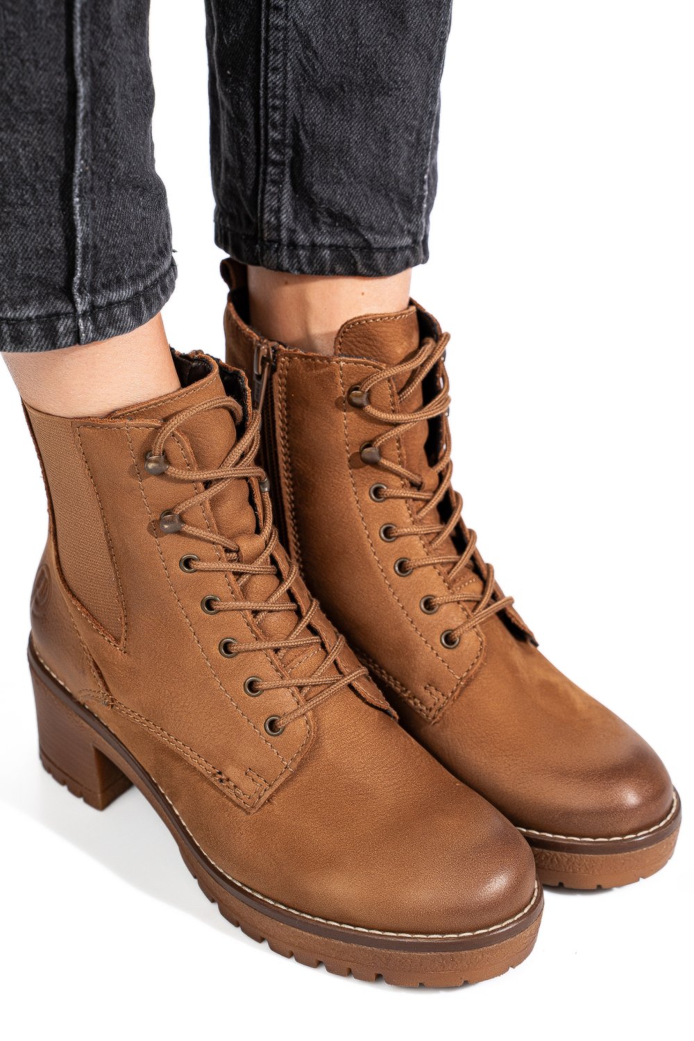 Barna természetes bőr bakancs ws7hh353h17