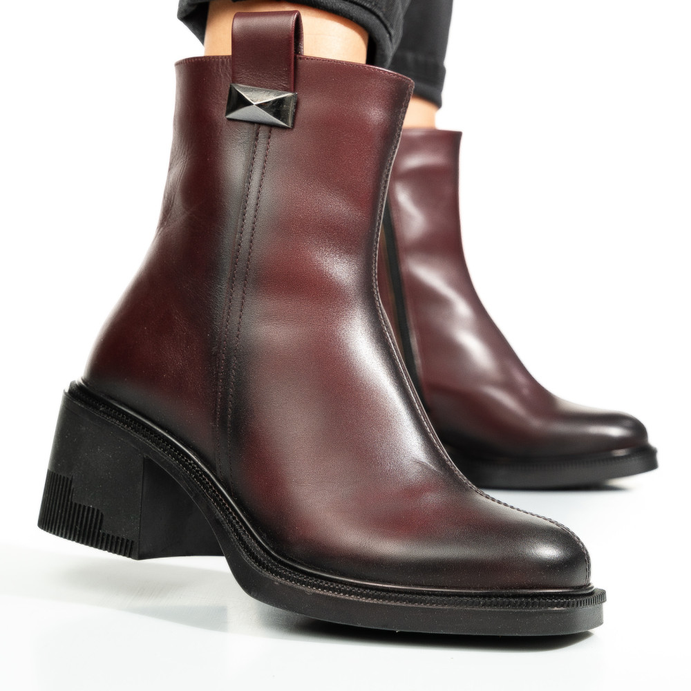 Bélelt női bokacsizma