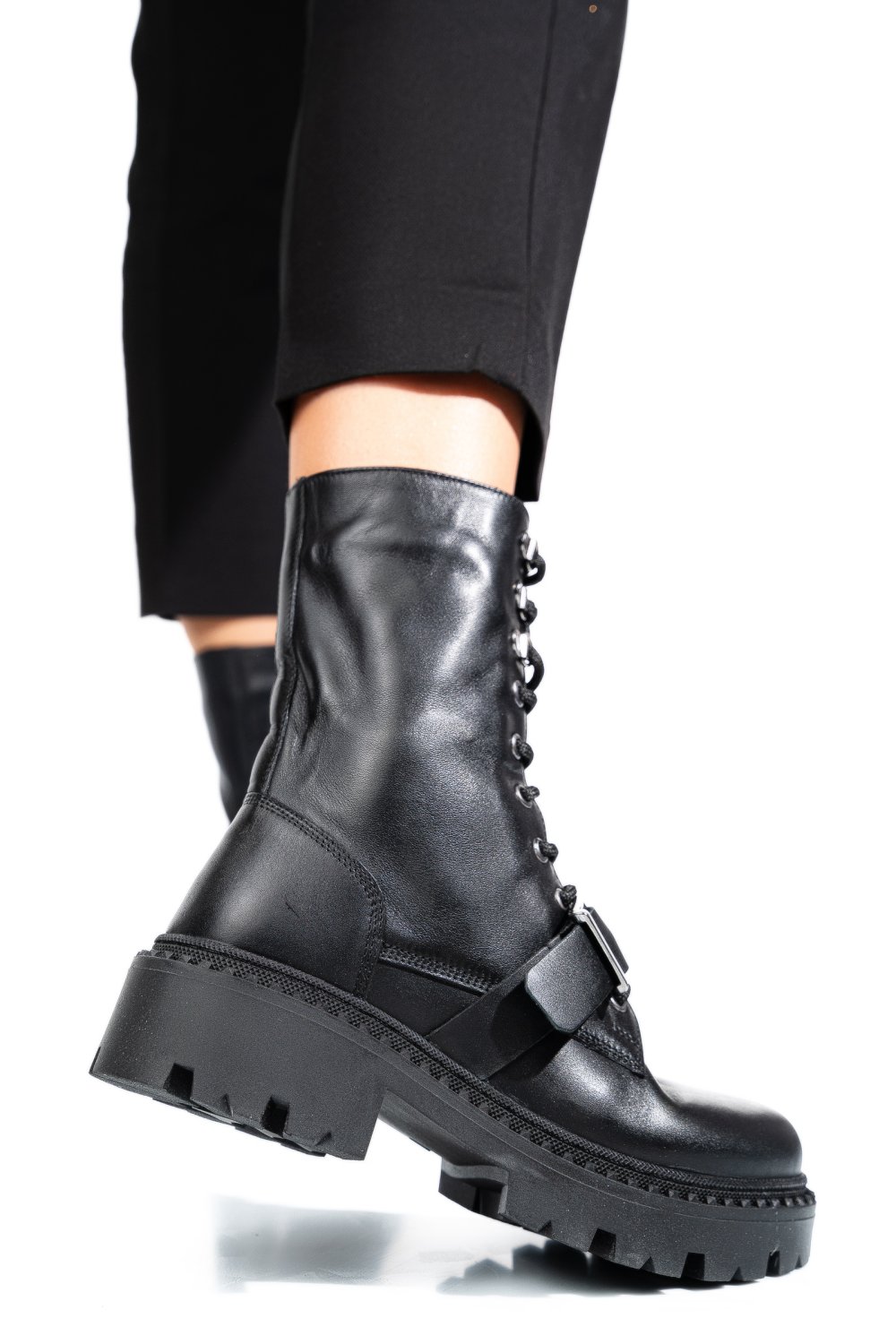 Fekete természetes bőr bakancs 3s7h72