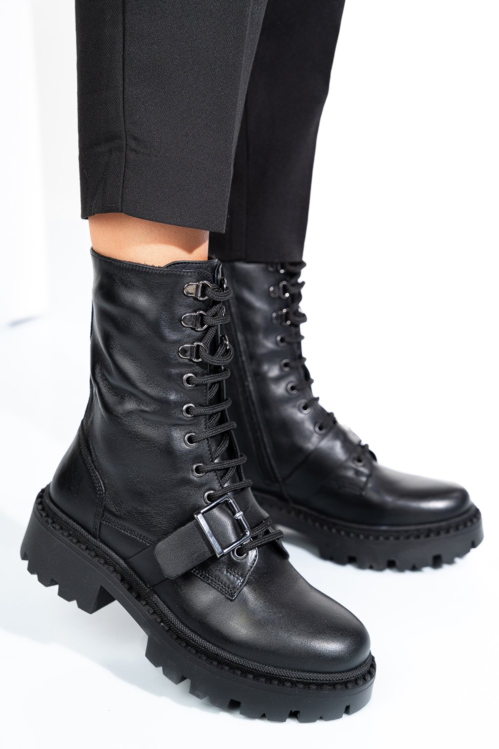 Fekete természetes bőr bakancs 3s7h72