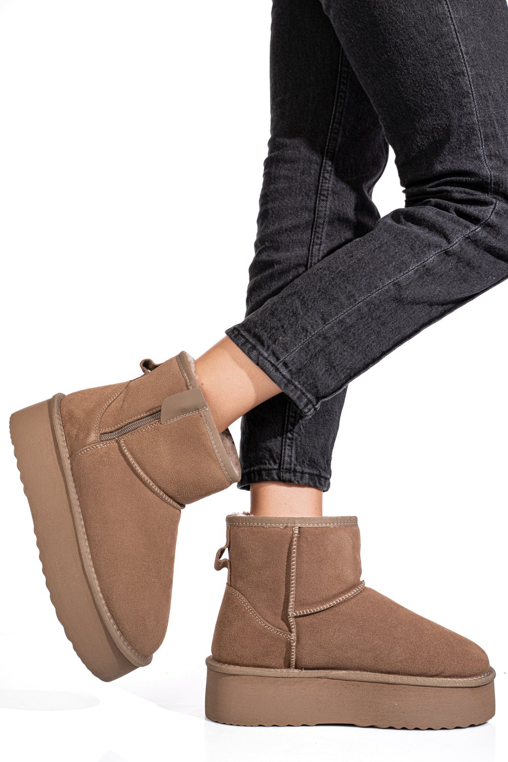 Bézs fordított bőr csizma 1s7h252