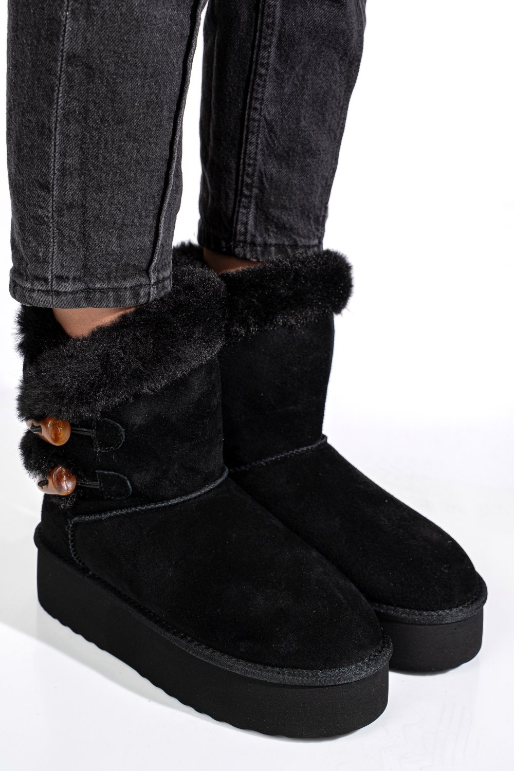 Fekete fordított bőr csizma 1s7h279