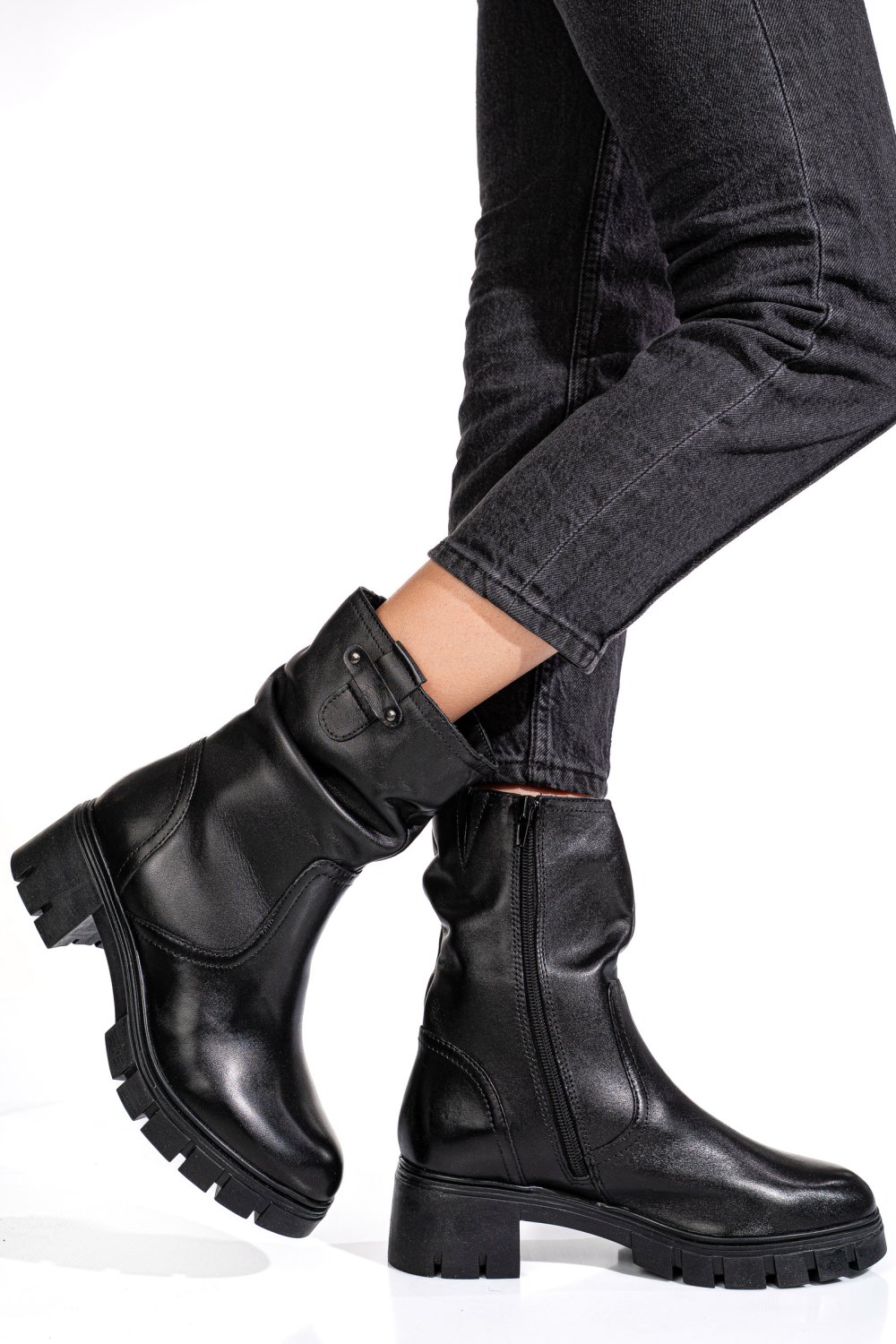 Fekete természetes bőr bakancs vs7hb08-4203