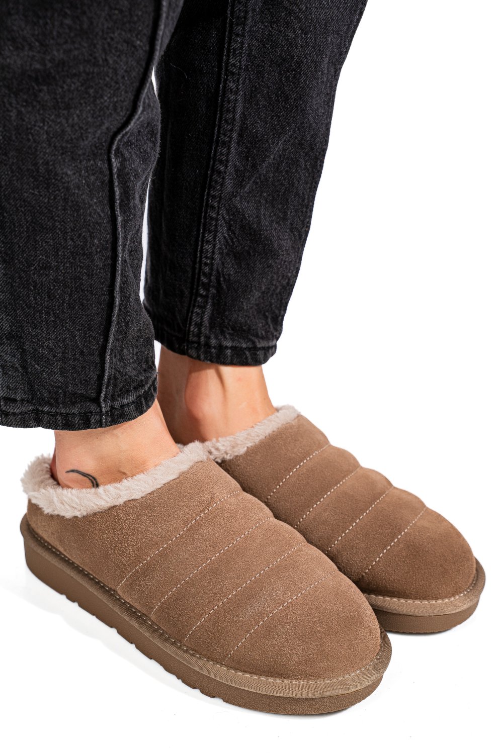 Bézs fordított bőr papucs 1s7h219