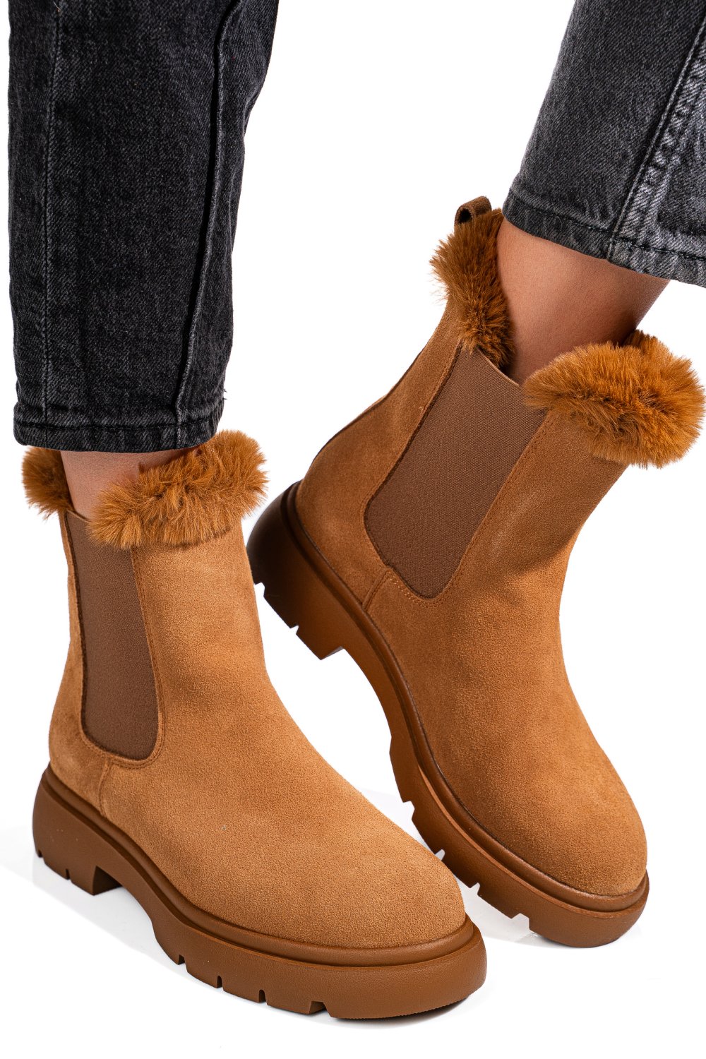 Barna fordított bőr bakancs is7h443