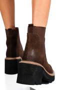 Barna fordított bőr bakancs 1s7h3115