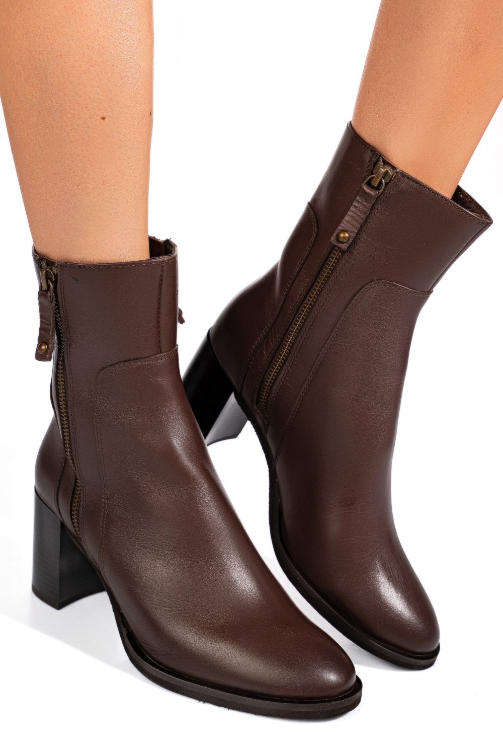 Barna természetes bőr bakancs 1s7h3230