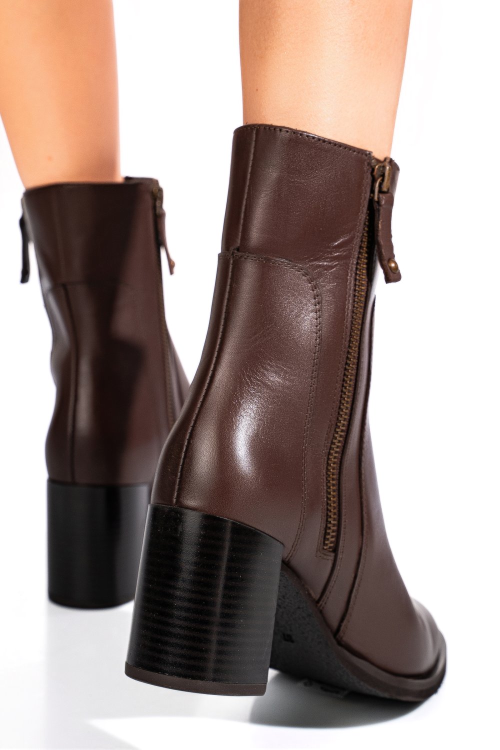 Barna természetes bőr bakancs 1s7h3230