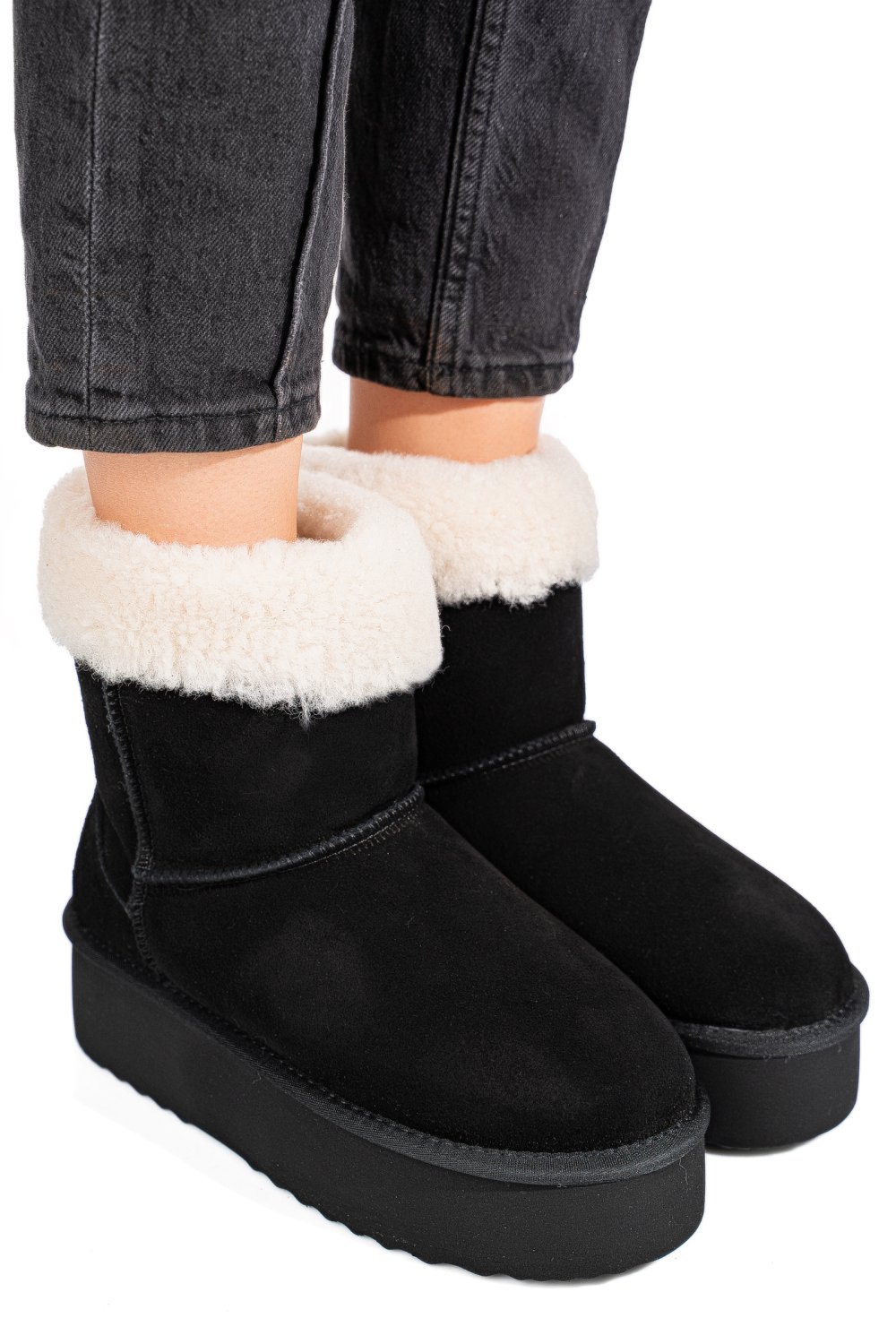 Fekete fordított bőr csizma 1s7h271