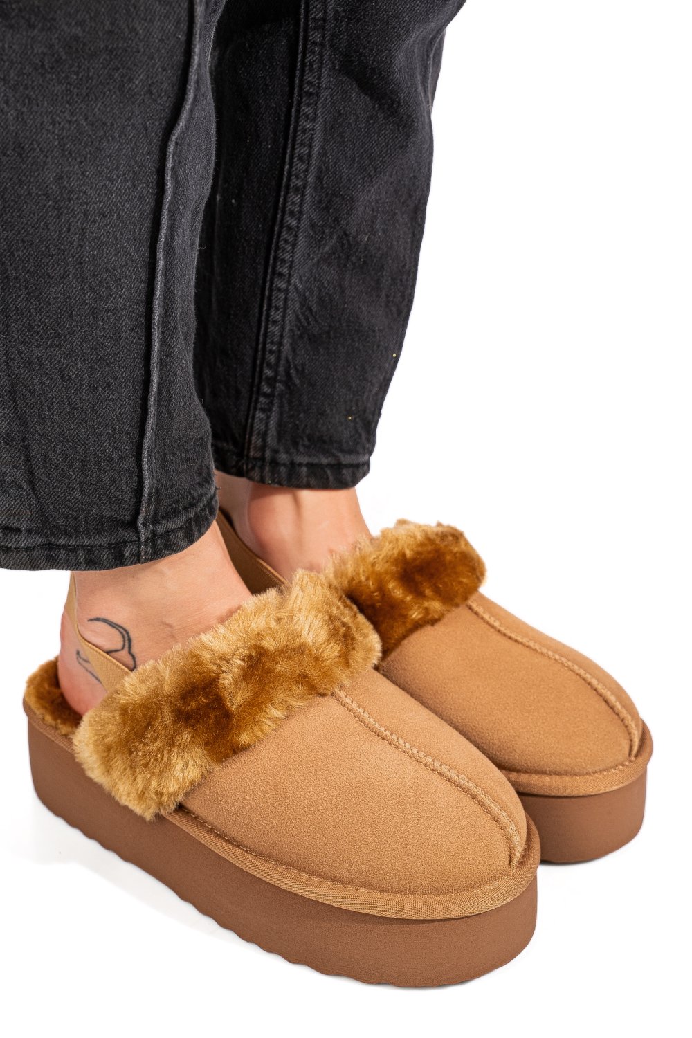 Barna fordított bőr csizma 1s7h255