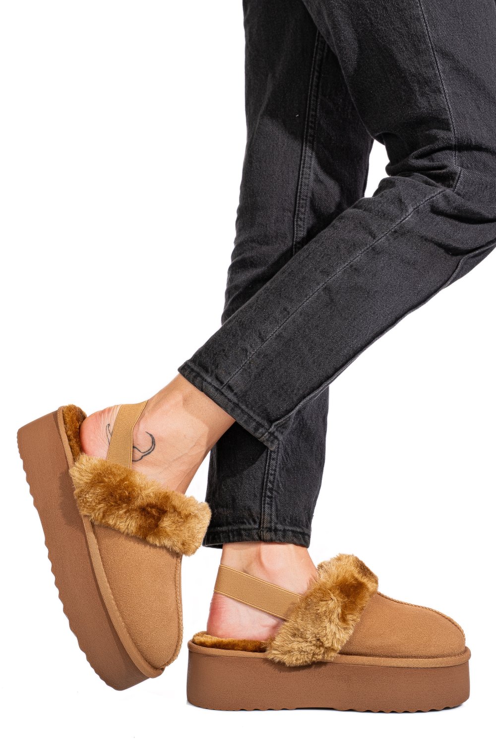 Barna fordított bőr csizma 1s7h255