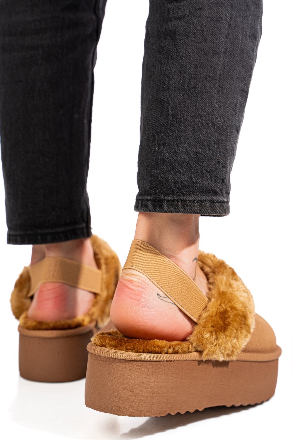 Barna fordított bőr csizma 1s7h255