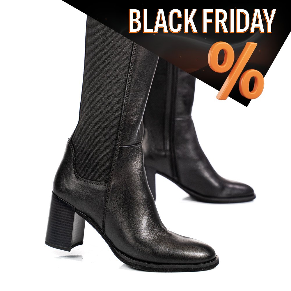 Vastag sarkú női csizma