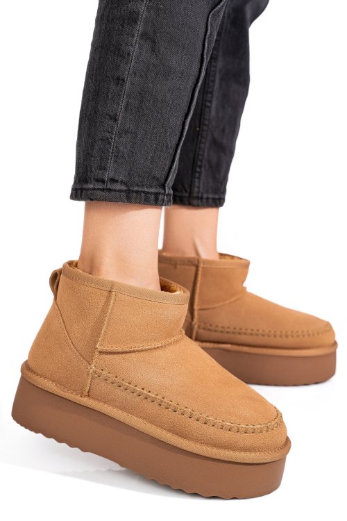 Barna fordított bőr csizma 1s7h262