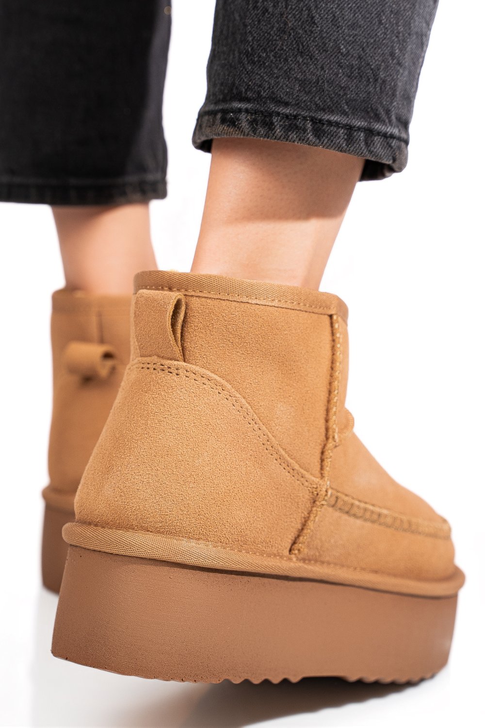 Barna fordított bőr csizma 1s7h262